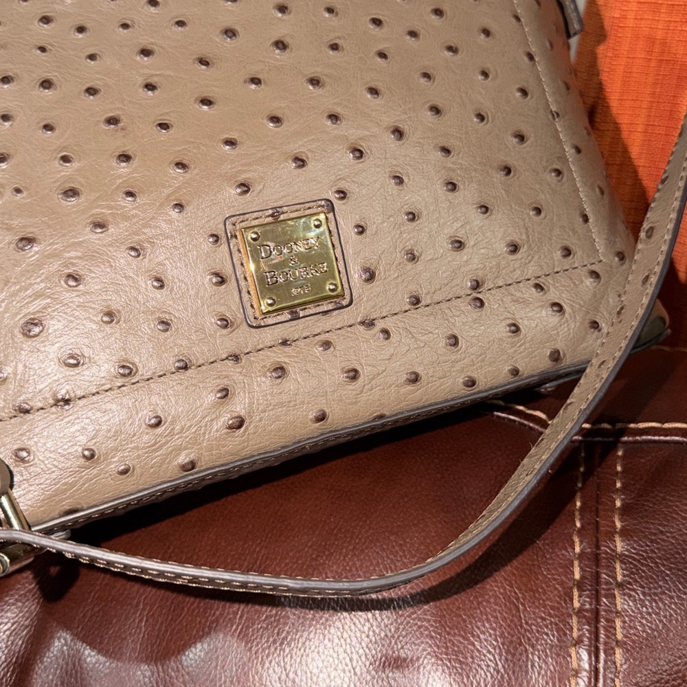 SOLD🔥🔥🔥Dooney & Bourke Ostrich Domed Grey Leather Satchel Handbag Shoulder Bag - Picture 3 of 13